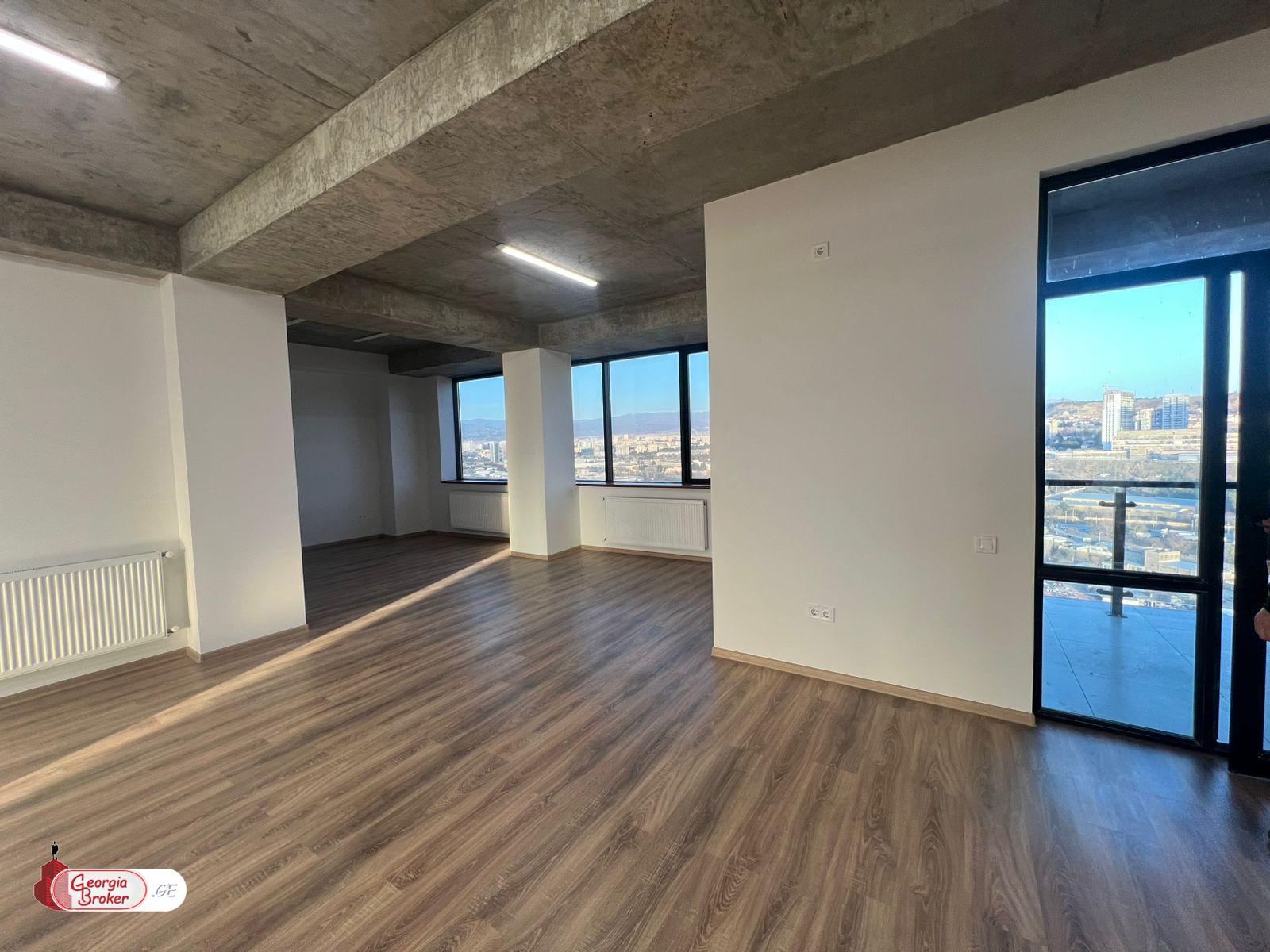 nearly repaired 6-room apartment for sale